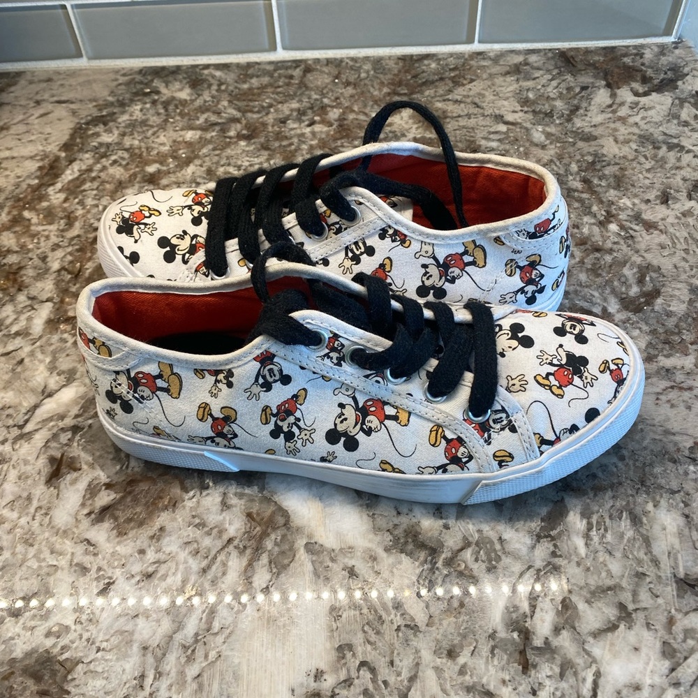 Mickey Mouse sneaker shoes by Disney size 6 - Picture 5 of 9
